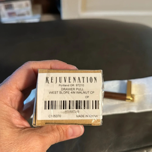 Rejuvenation west slope drawer pull 4 inch walnut brass - Picture 3 of 5